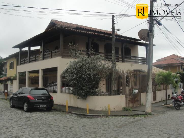 Casa à venda com 4 quartos, 180m² - Foto 2