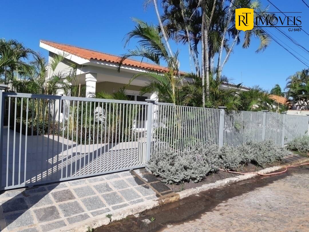 Casa para alugar com 5 quartos, 180m² - Foto 9