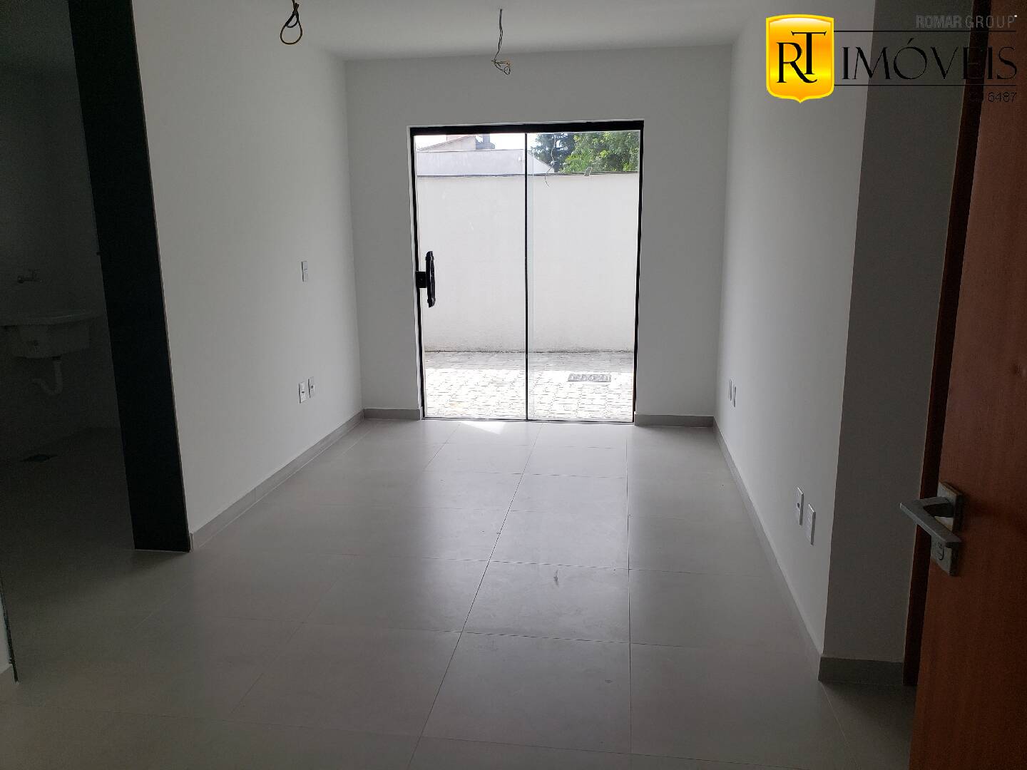 Apartamento à venda com 2 quartos, 63m² - Foto 2