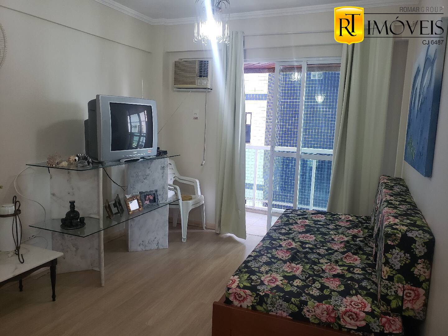 Apartamento à venda com 2 quartos, 70m² - Foto 2