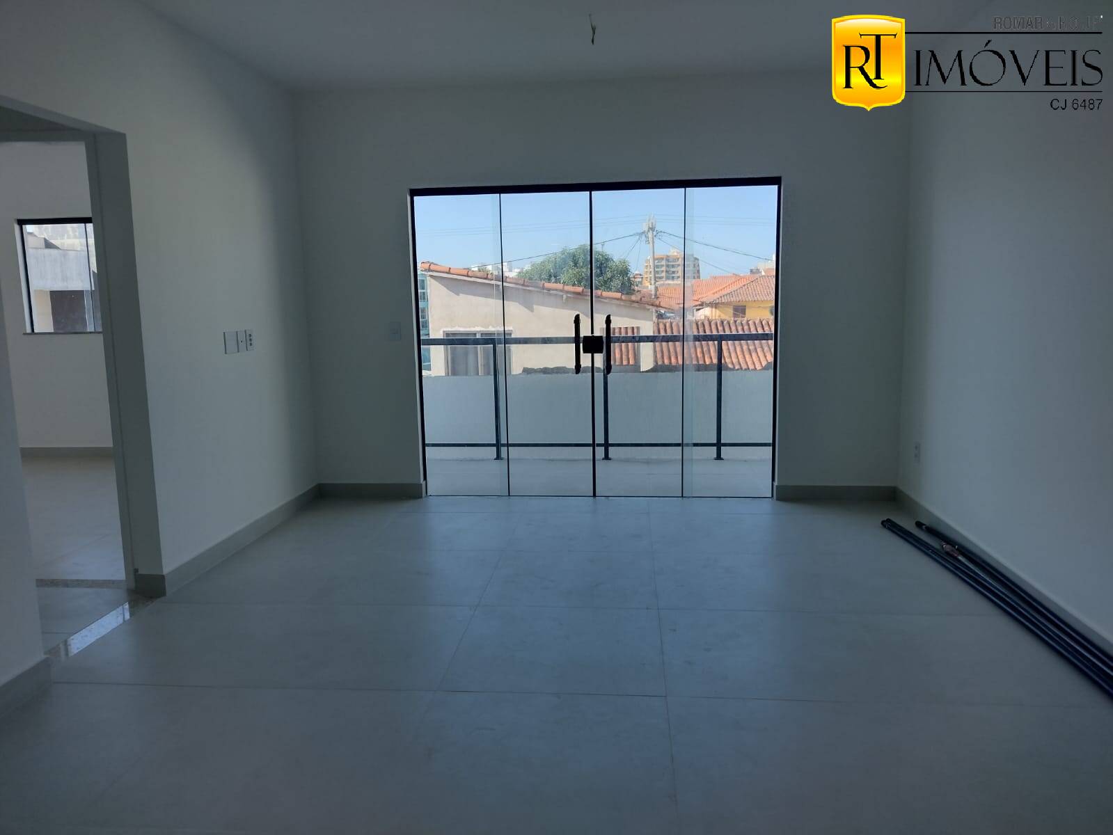 Apartamento à venda com 2 quartos, 75m² - Foto 3