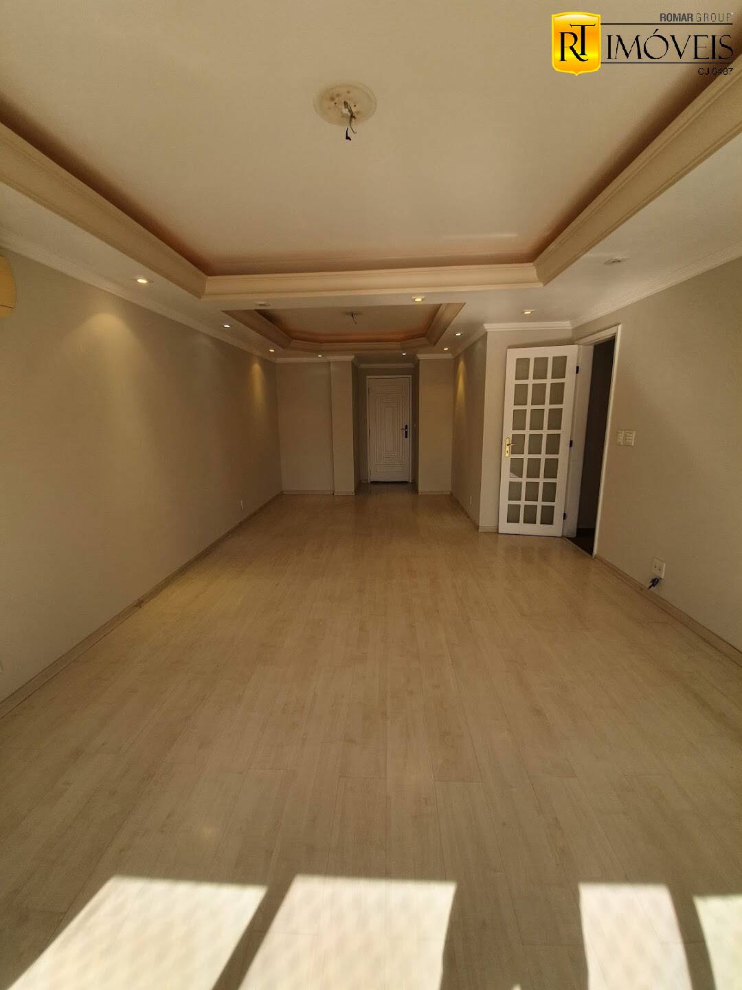 Apartamento à venda com 3 quartos, 160m² - Foto 2