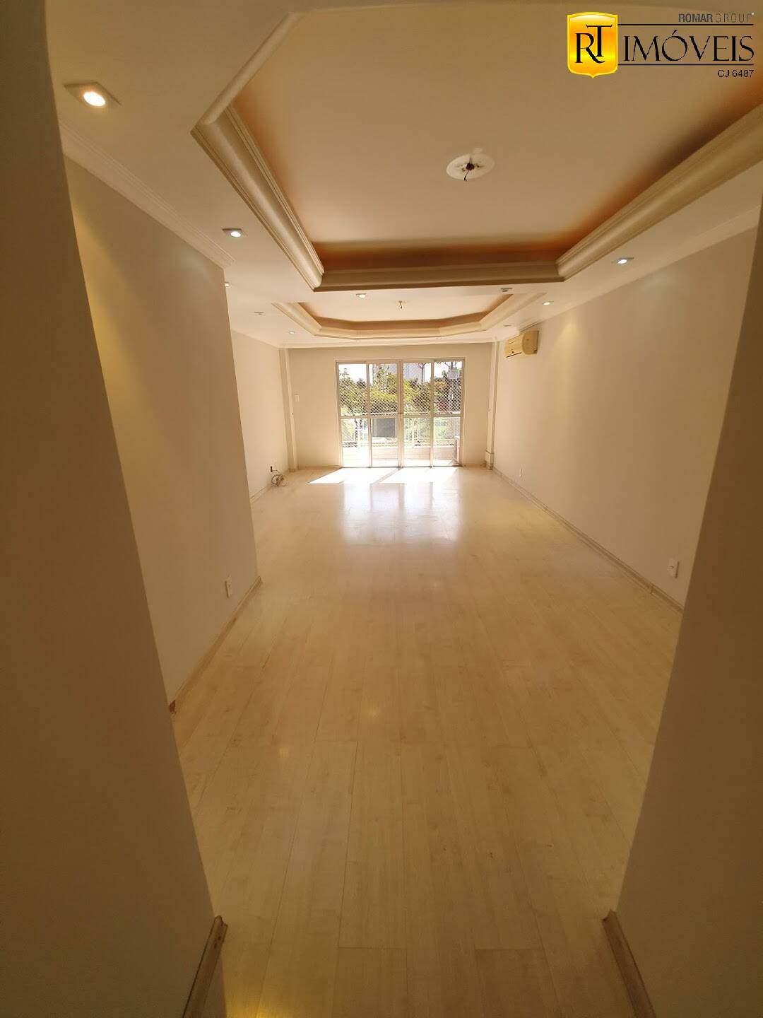 Apartamento à venda com 3 quartos, 160m² - Foto 1