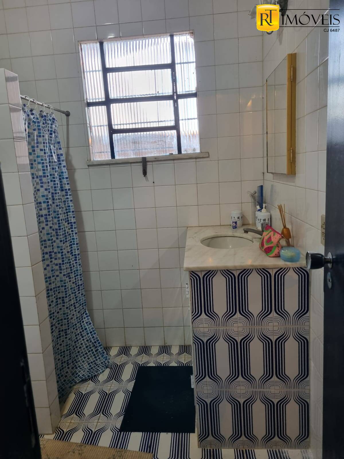 Casa à venda com 2 quartos, 70m² - Foto 2