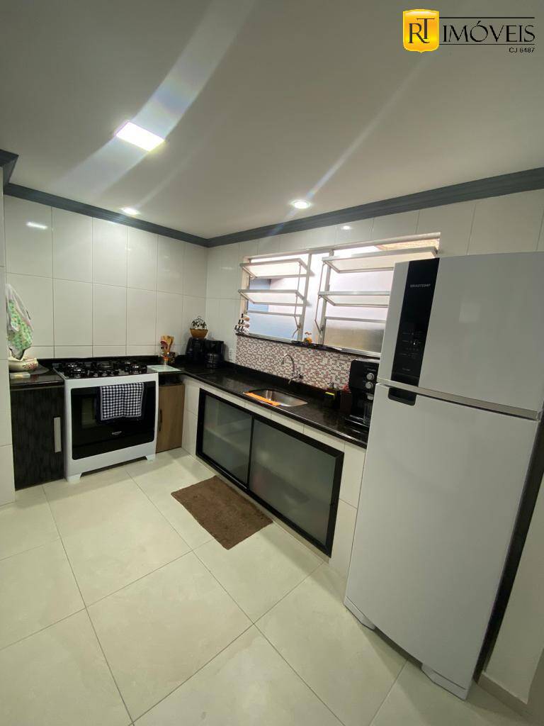 Casa à venda com 4 quartos, 324m² - Foto 8