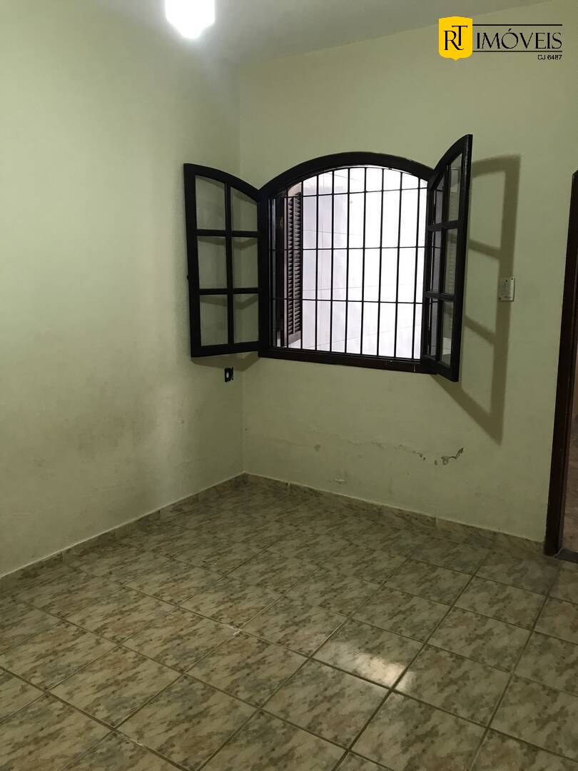 Casa à venda com 4 quartos, 250m² - Foto 3