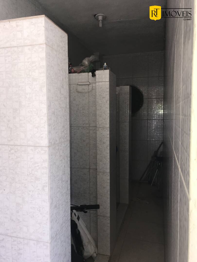 Casa à venda com 4 quartos, 250m² - Foto 14