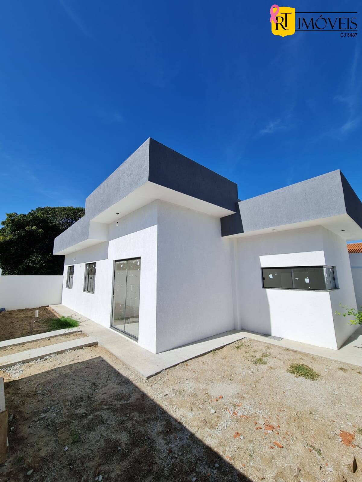 Casa à venda com 3 quartos, 253m² - Foto 1