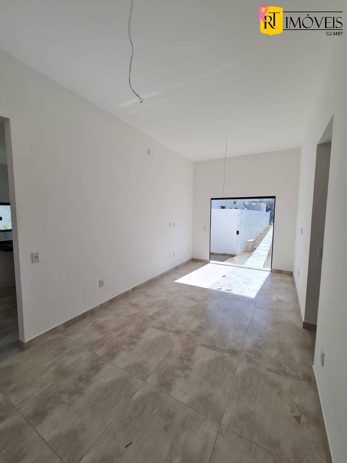 Casa à venda com 3 quartos, 253m² - Foto 4