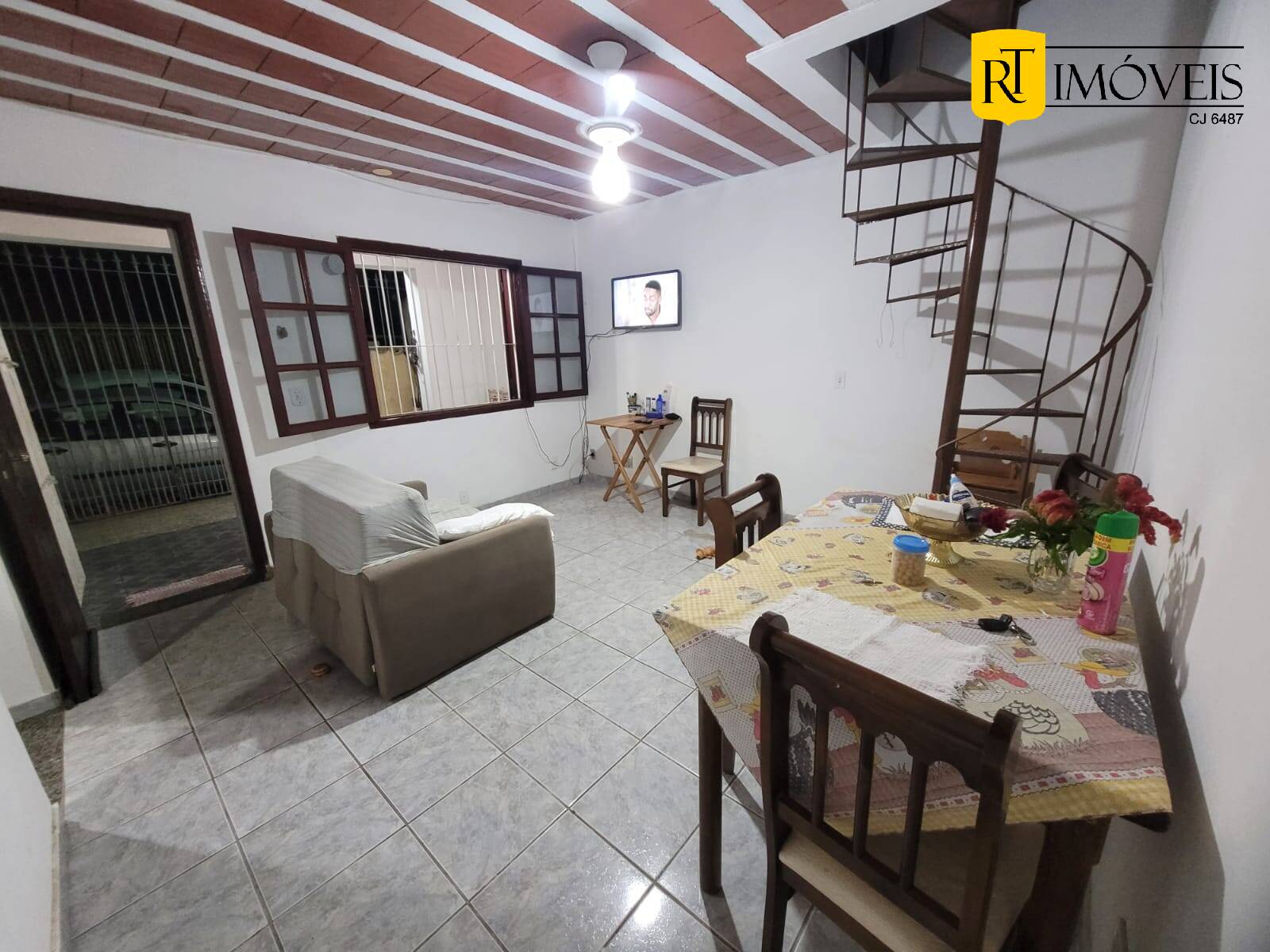 Casa à venda com 4 quartos, 150m² - Foto 2