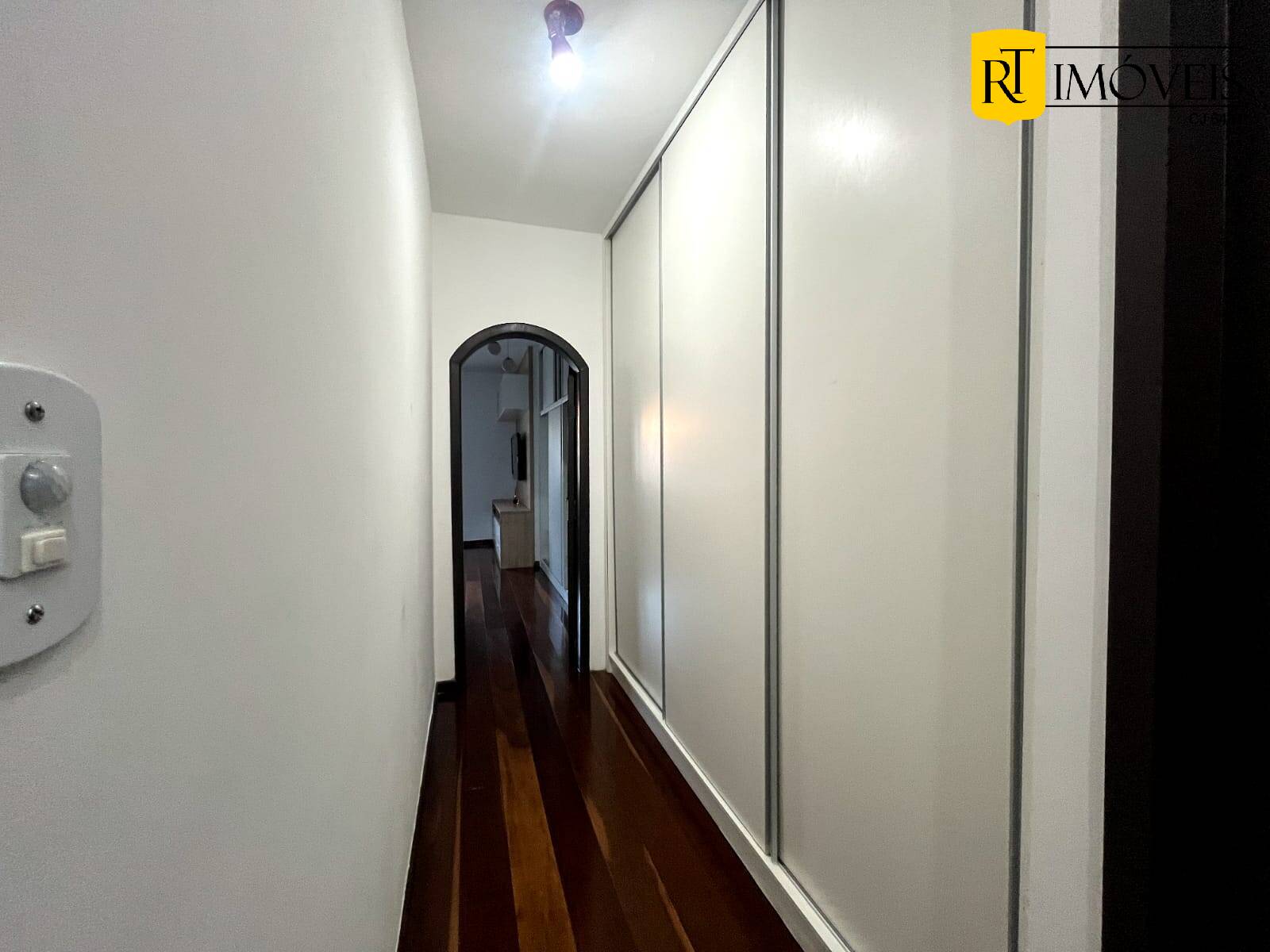 Casa à venda com 4 quartos, 240m² - Foto 18