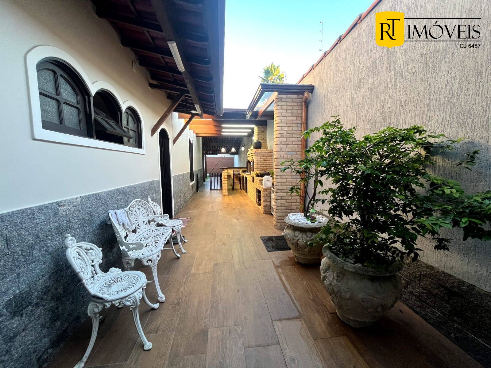 Casa à venda com 4 quartos, 240m² - Foto 6