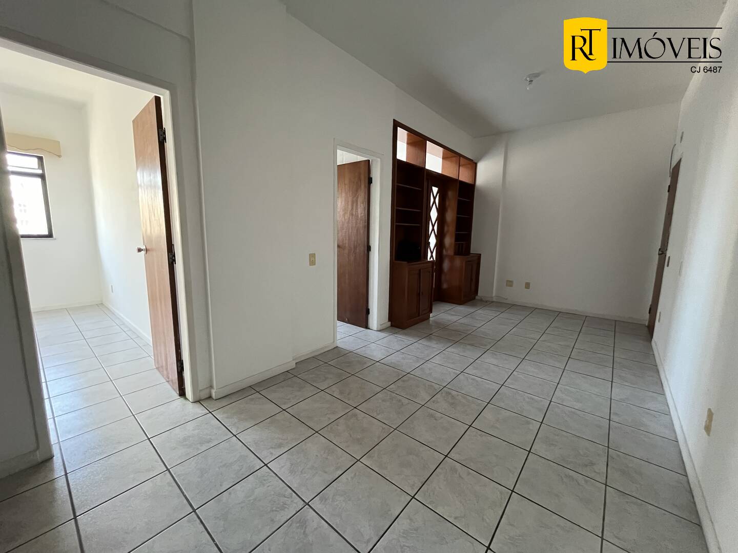 Apartamento à venda e aluguel com 1 quarto, 76m² - Foto 2