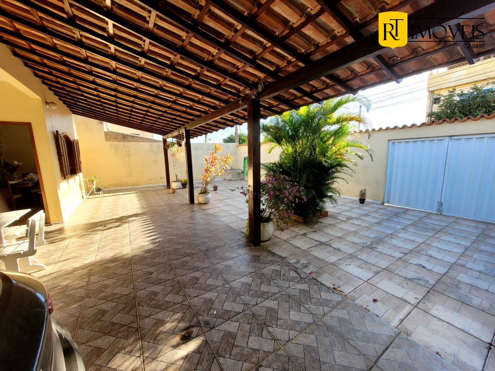 Casa à venda com 4 quartos, 360m² - Foto 2