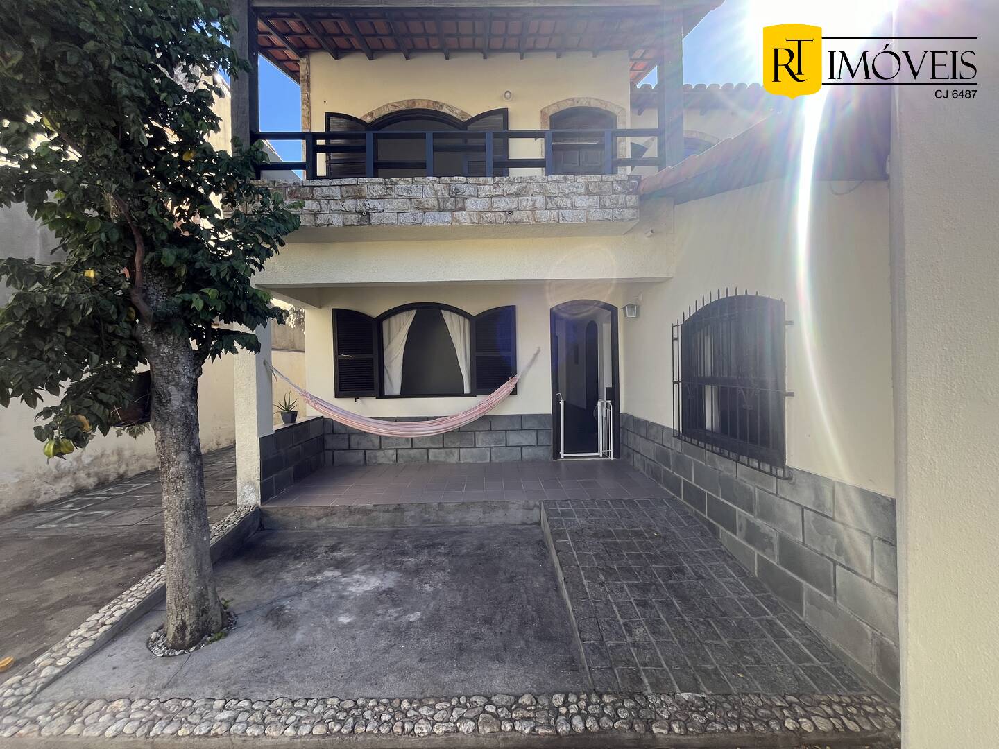 Casa à venda com 4 quartos, 148m² - Foto 1