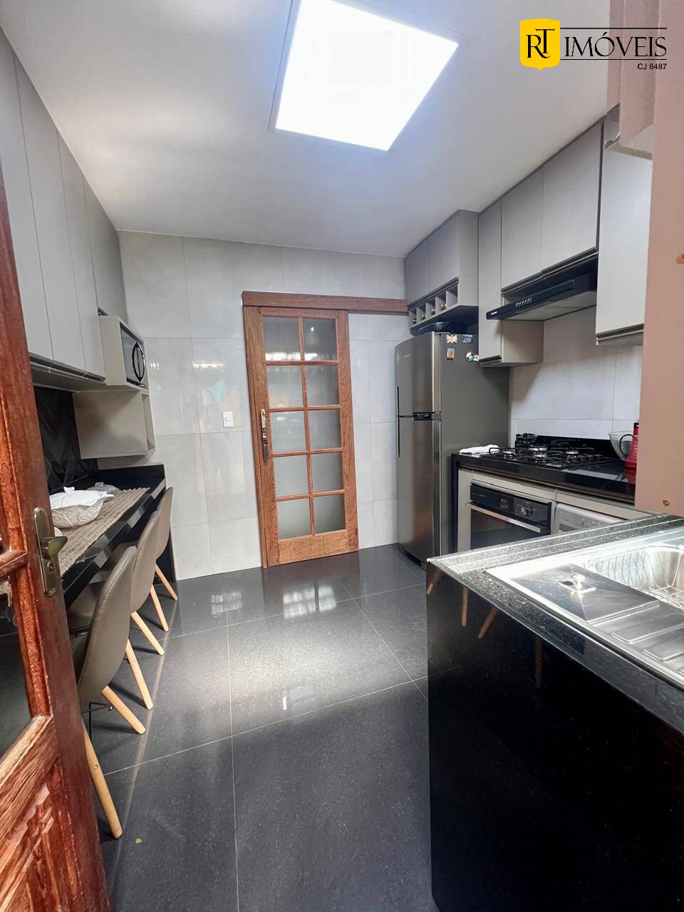 Casa à venda com 4 quartos, 320m² - Foto 13