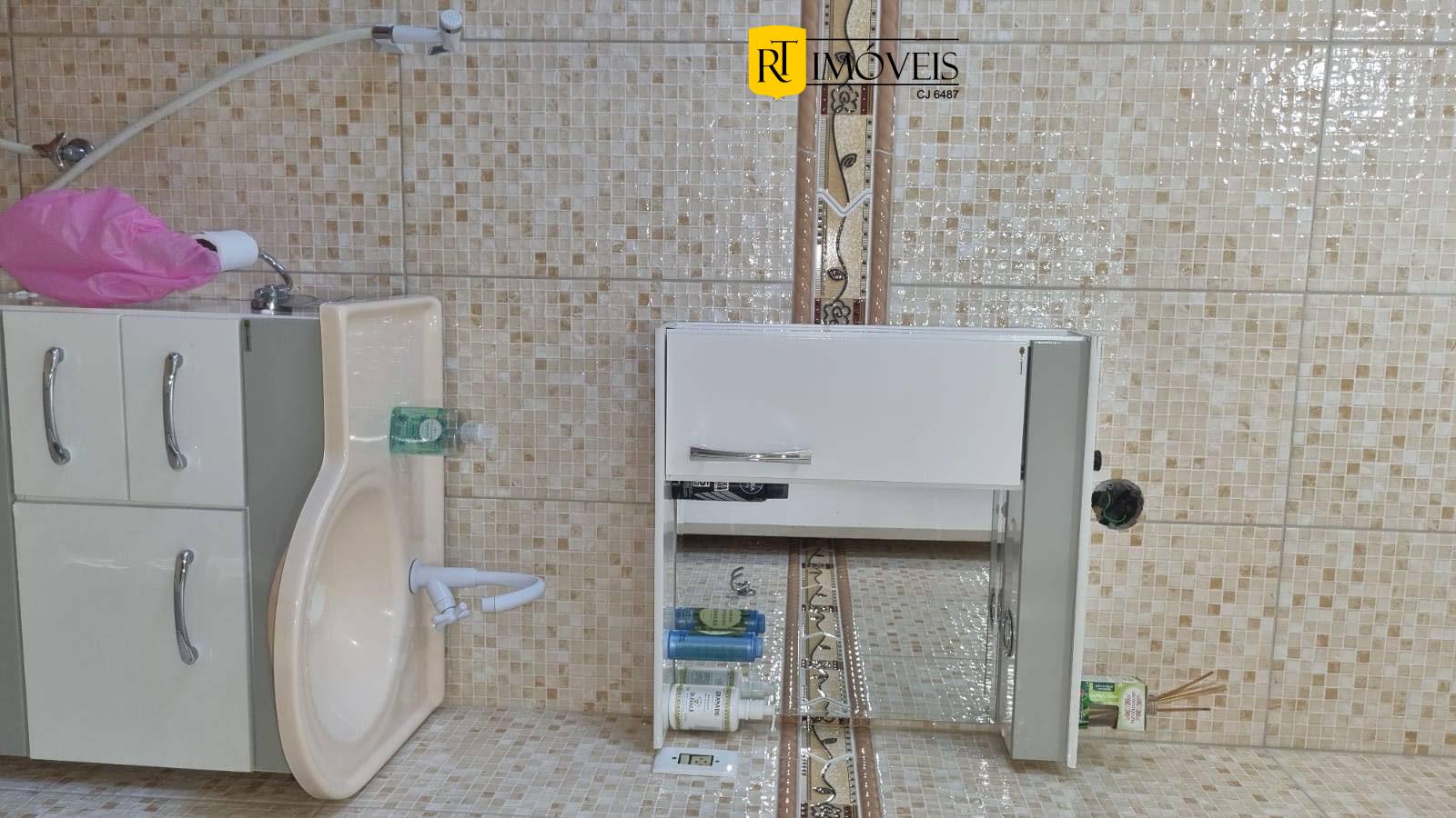 Casa à venda com 3 quartos, 300m² - Foto 4