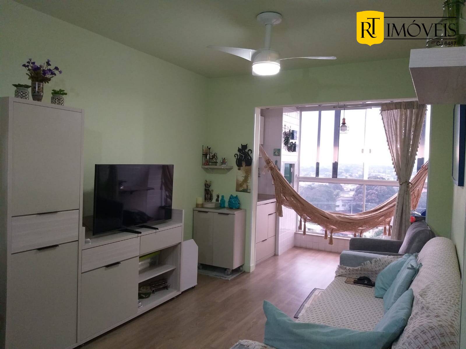 Apartamento à venda com 2 quartos, 64m² - Foto 4