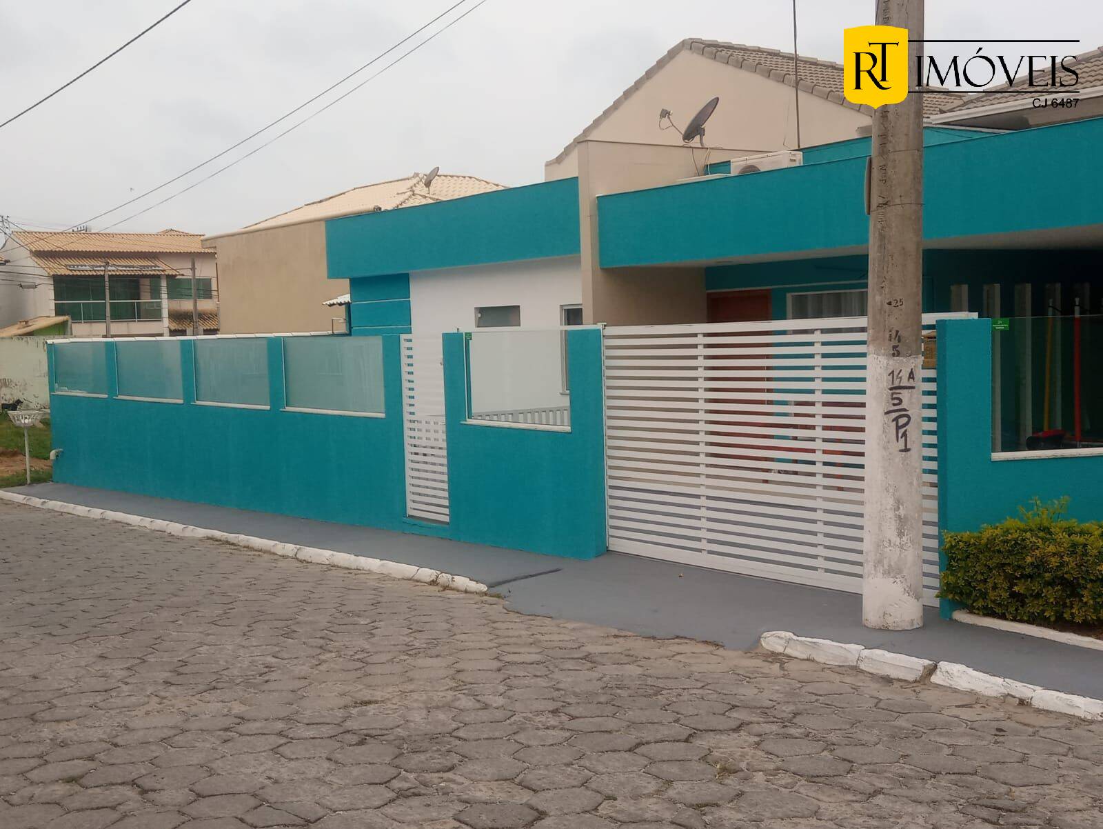 Casa de Condomínio à venda com 3 quartos, 200m² - Foto 2