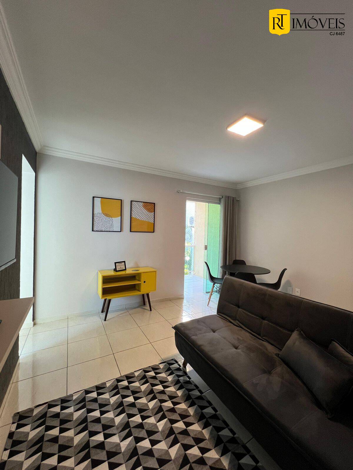 Apartamento à venda com 2 quartos, 70m² - Foto 4