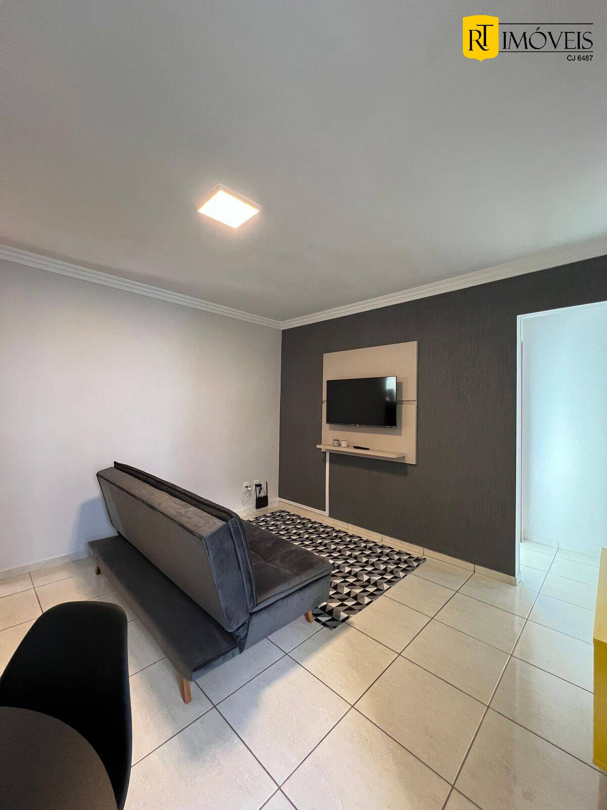 Apartamento à venda com 2 quartos, 70m² - Foto 3