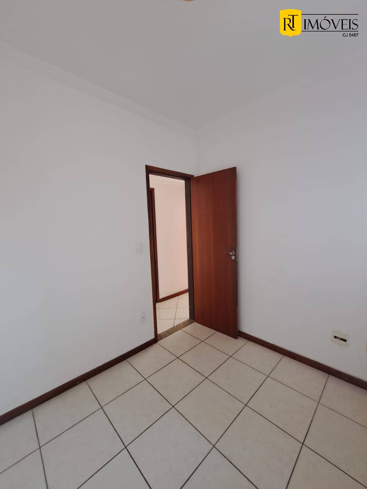 Apartamento à venda e aluguel com 3 quartos, 111m² - Foto 9