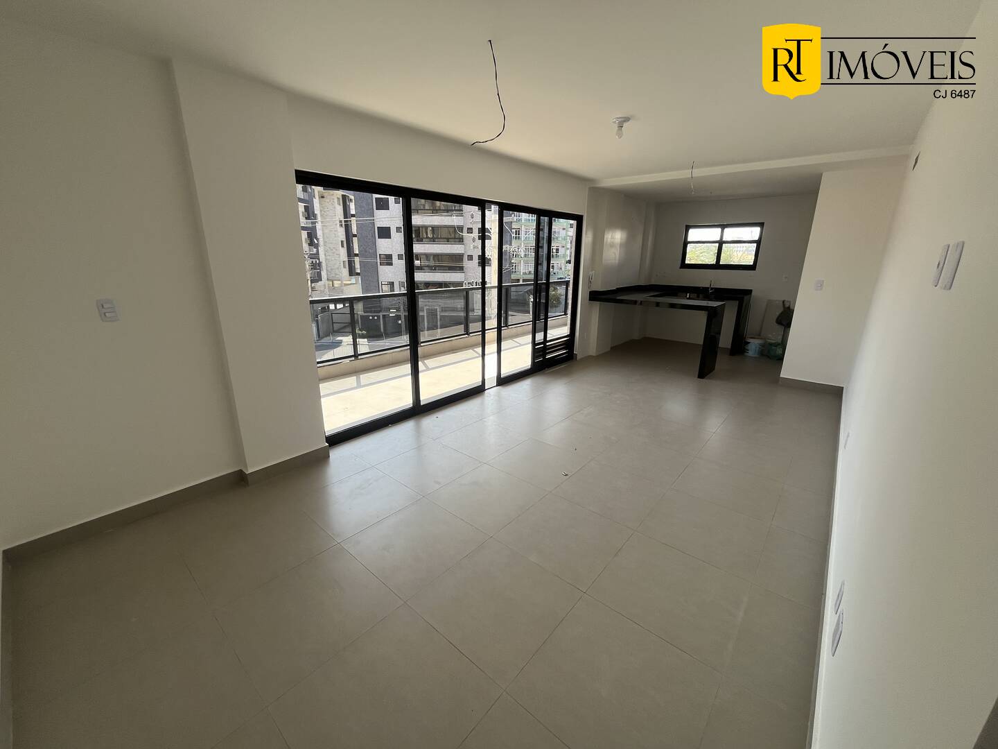 Apartamento à venda com 2 quartos, 103m² - Foto 3