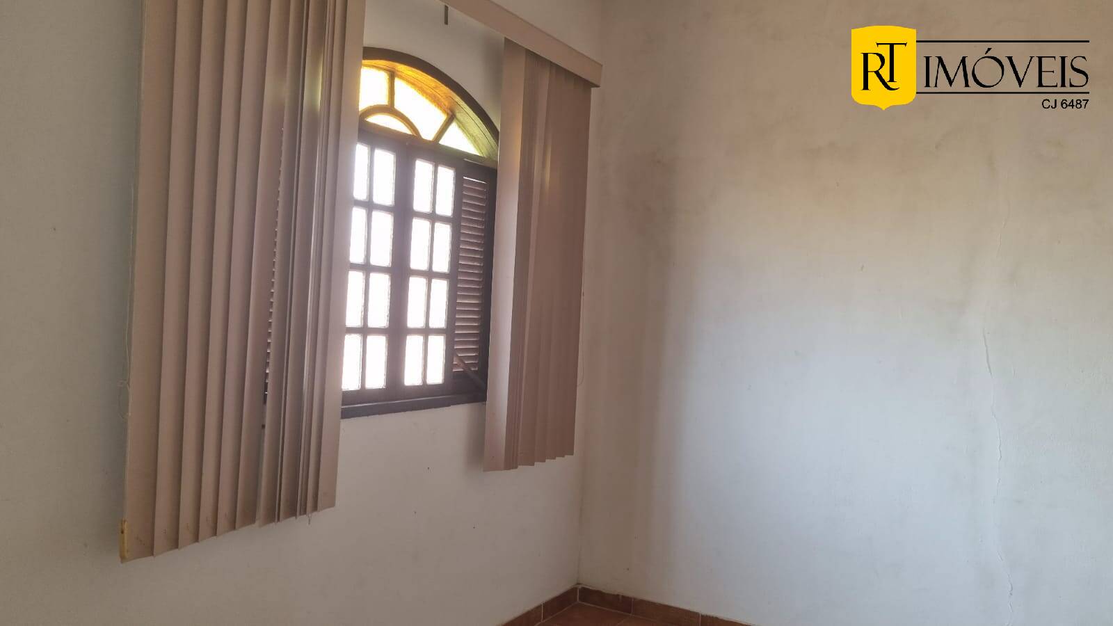 Casa à venda com 4 quartos, 267m² - Foto 4