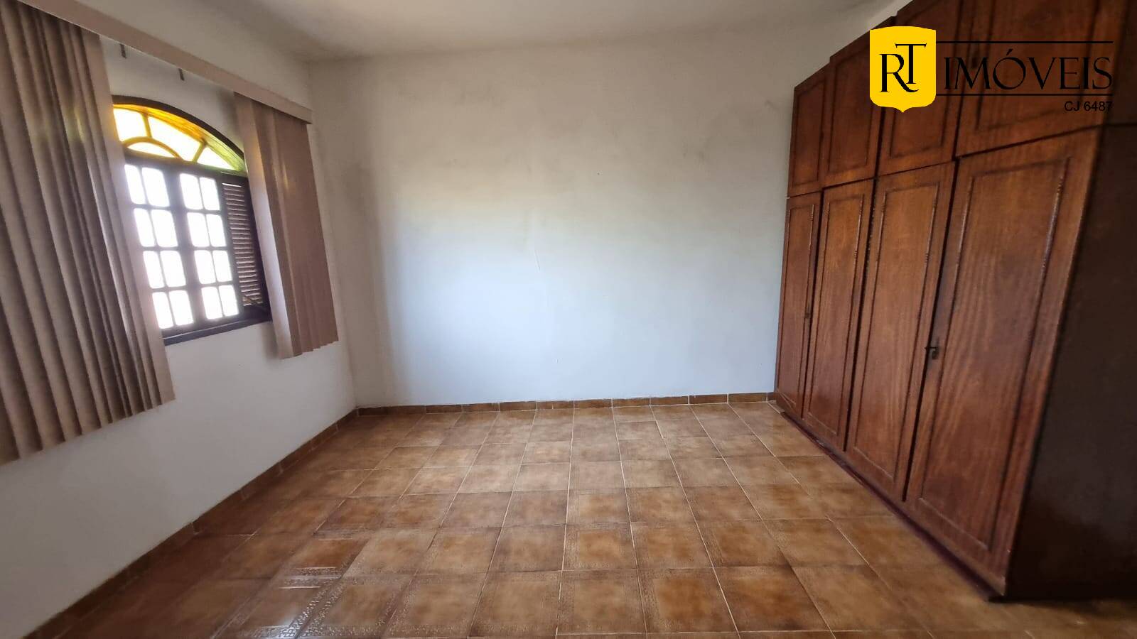 Casa à venda com 4 quartos, 267m² - Foto 8