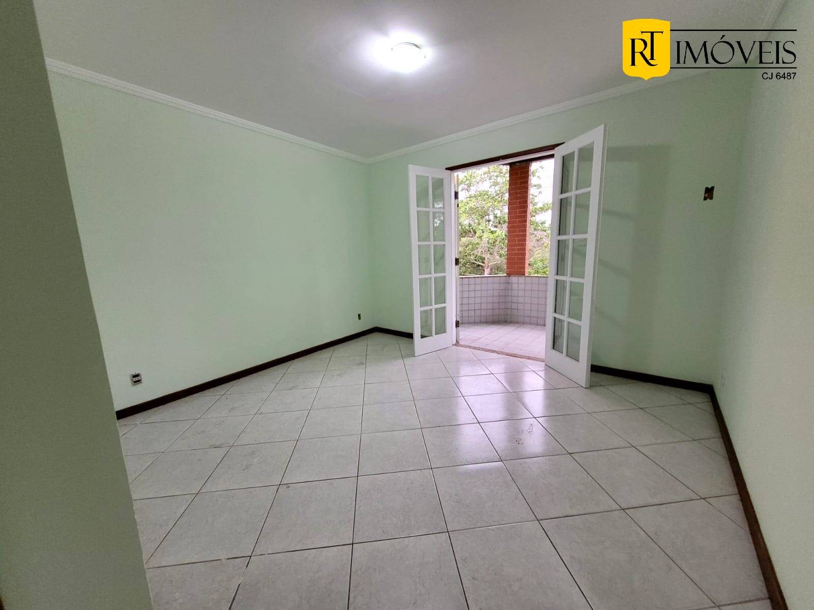 Casa à venda com 3 quartos, 180m² - Foto 18