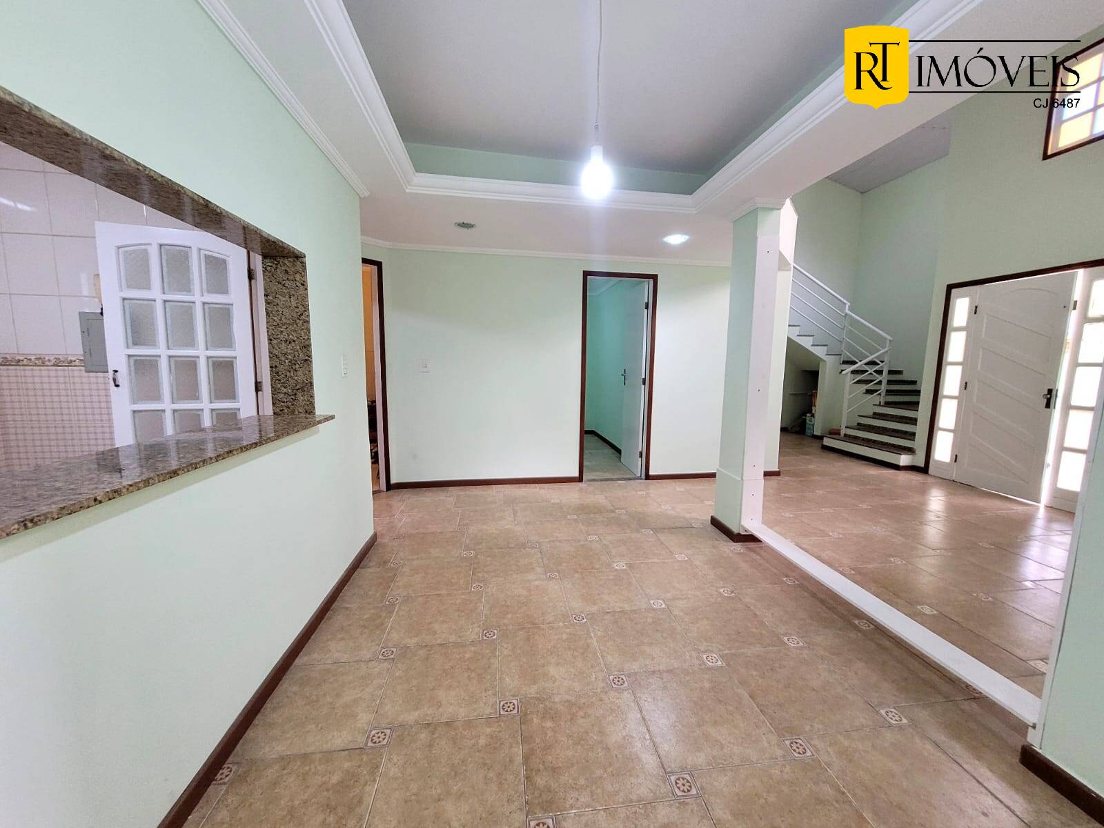 Casa à venda com 3 quartos, 180m² - Foto 3