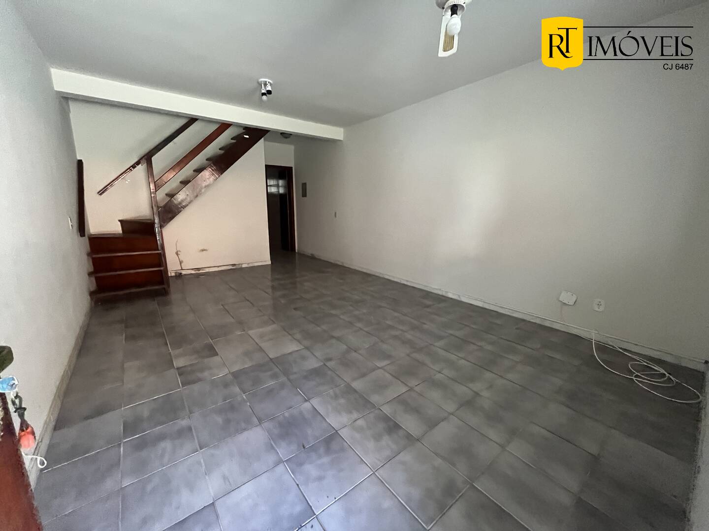 Casa de Condomínio à venda com 2 quartos, 87m² - Foto 2