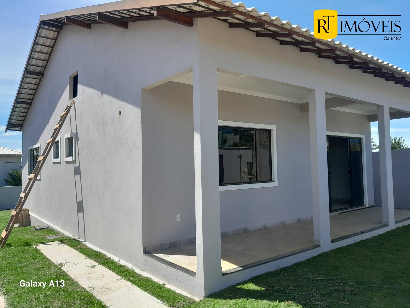 Casa à venda com 3 quartos, 360m² - Foto 1