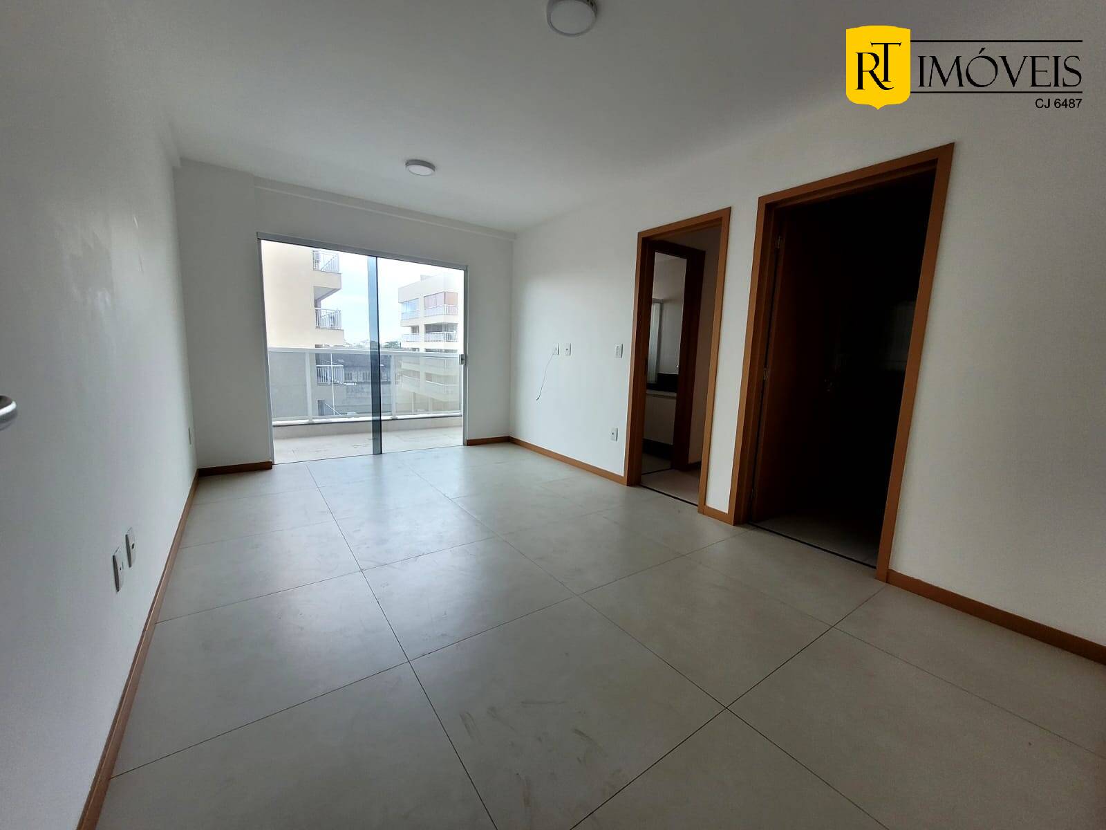 Apartamento à venda com 1 quarto, 45m² - Foto 2