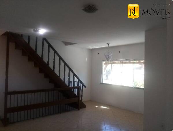 Casa à venda com 2 quartos, 110m² - Foto 5