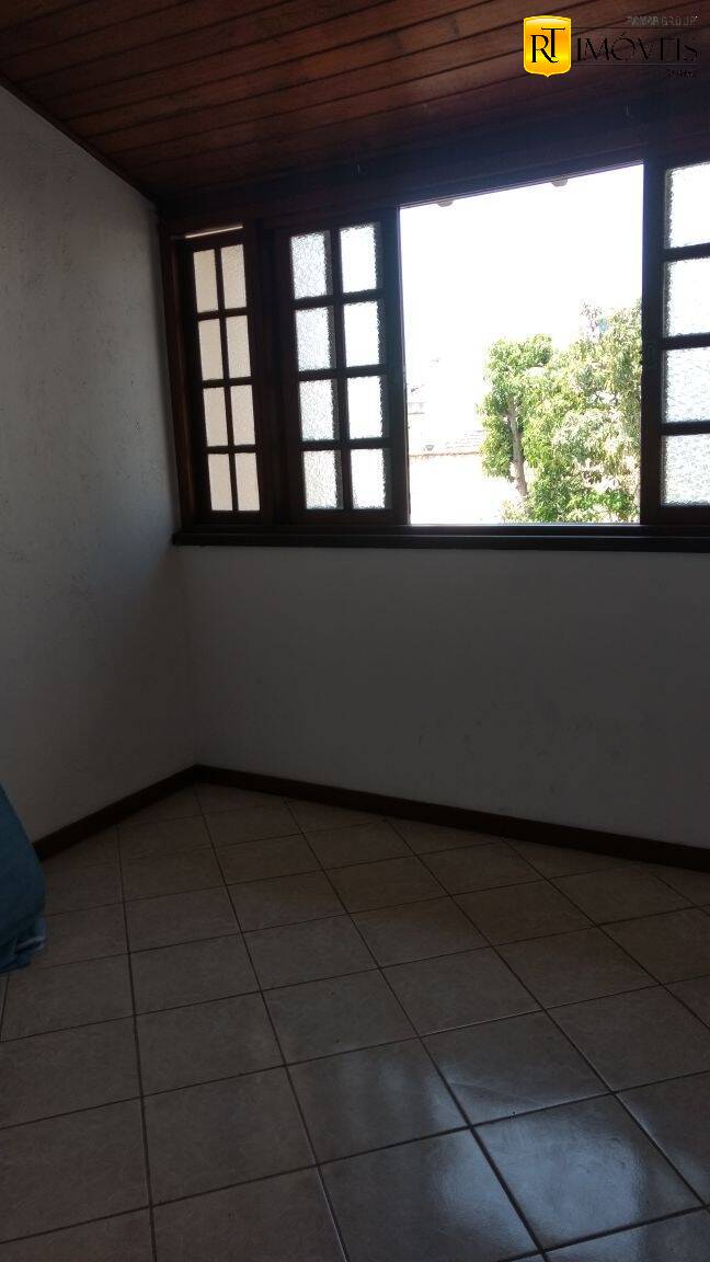 Casa à venda com 3 quartos, 90m² - Foto 16