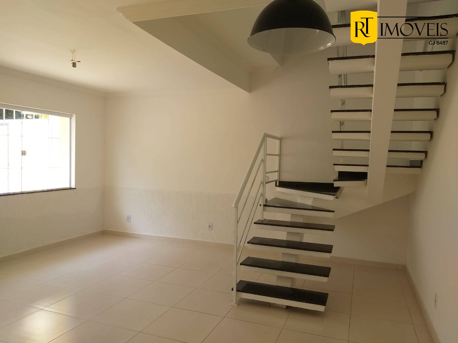 Casa à venda com 4 quartos, 131m² - Foto 11